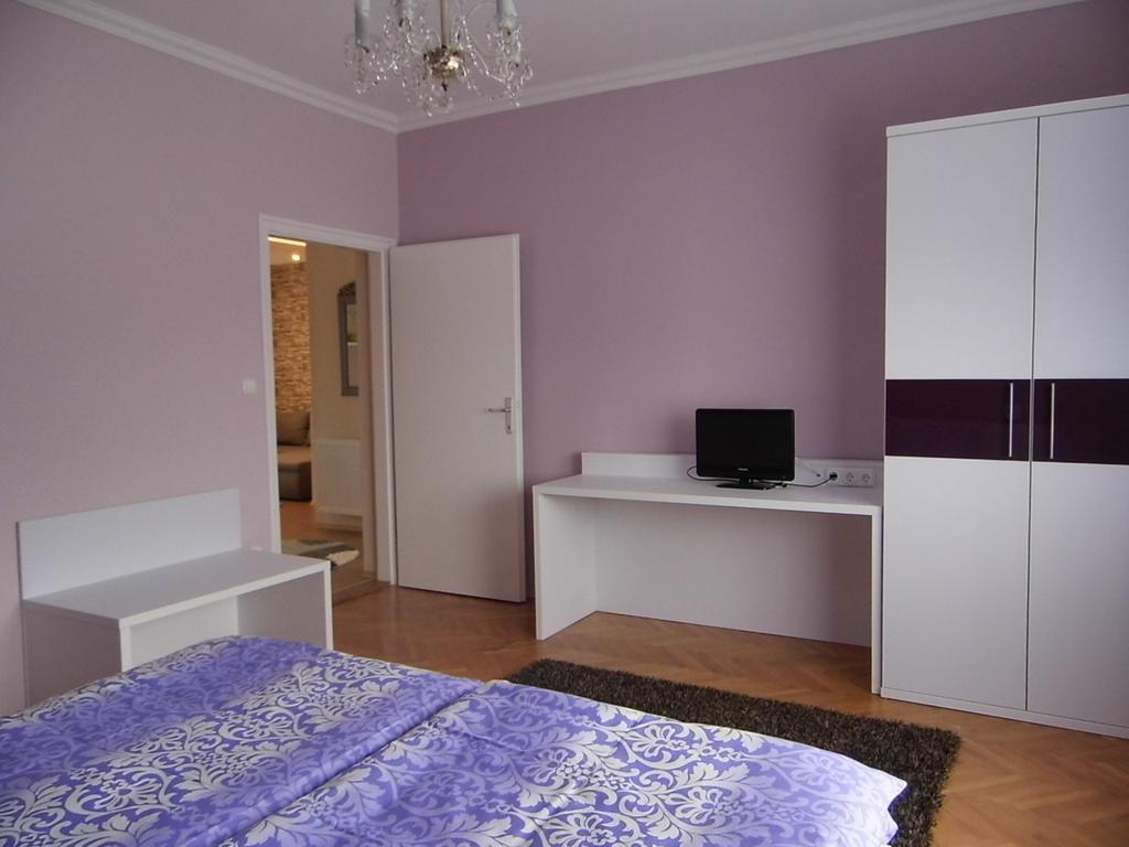 Alfa Apartman Sárvár Rom bilde