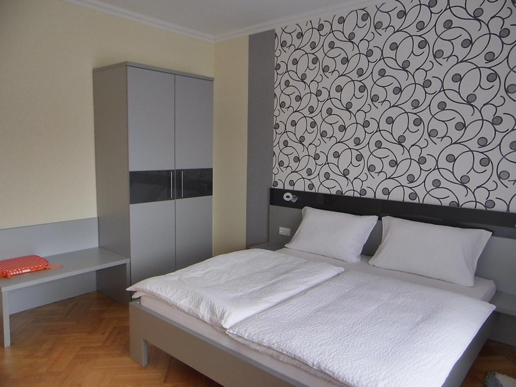Alfa Apartman Sárvár Rom bilde