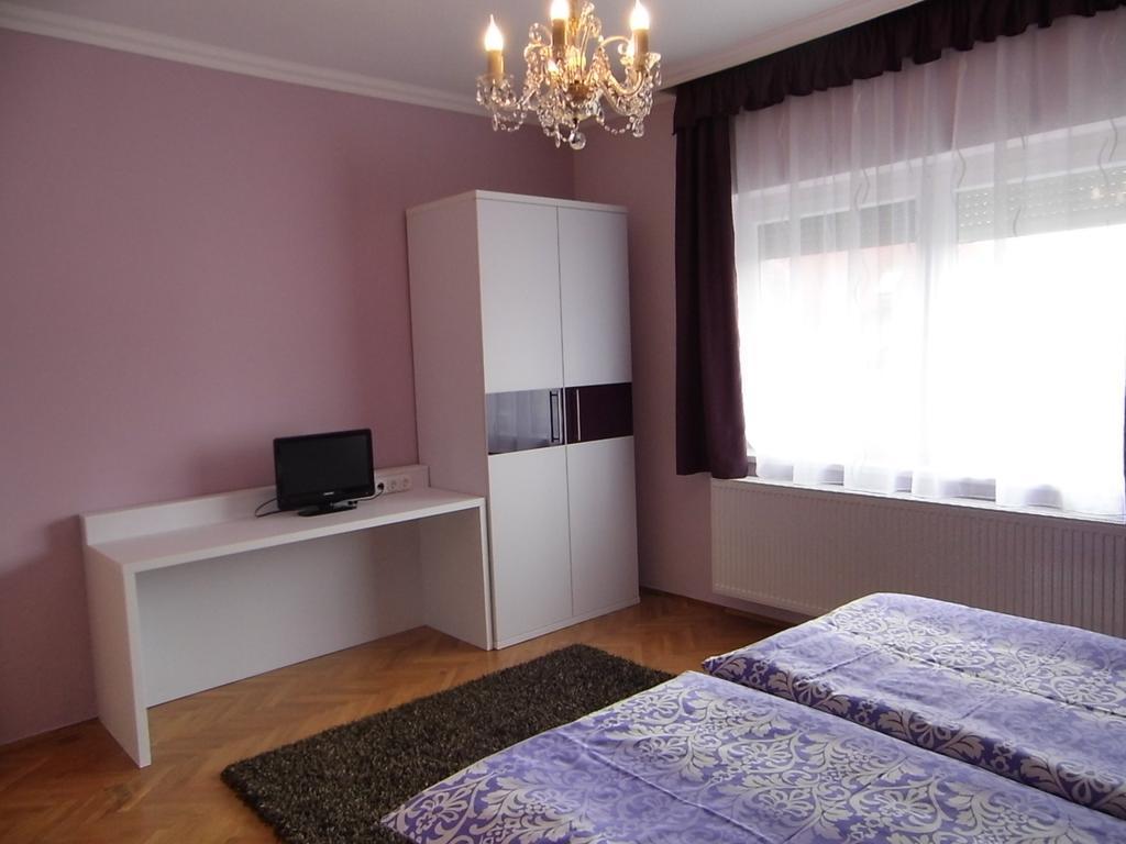 Alfa Apartman Sárvár Rom bilde