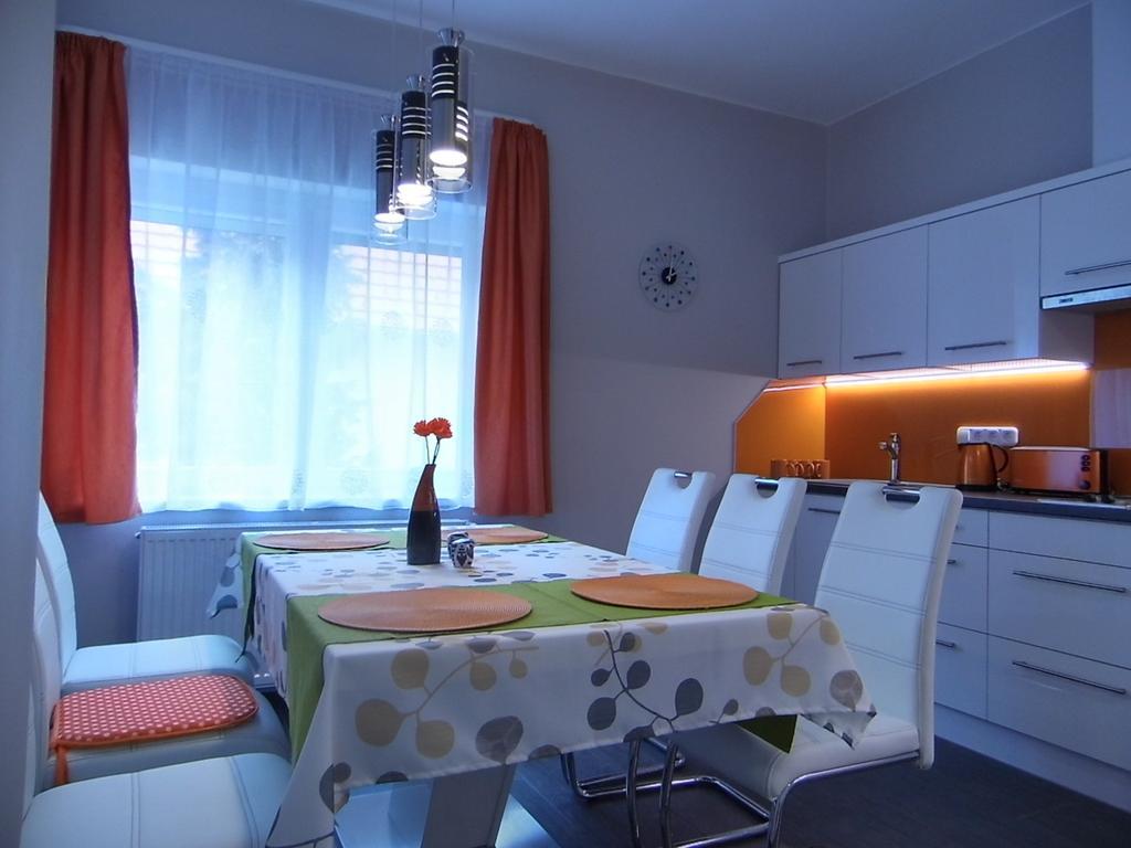 Alfa Apartman Sárvár Rom bilde
