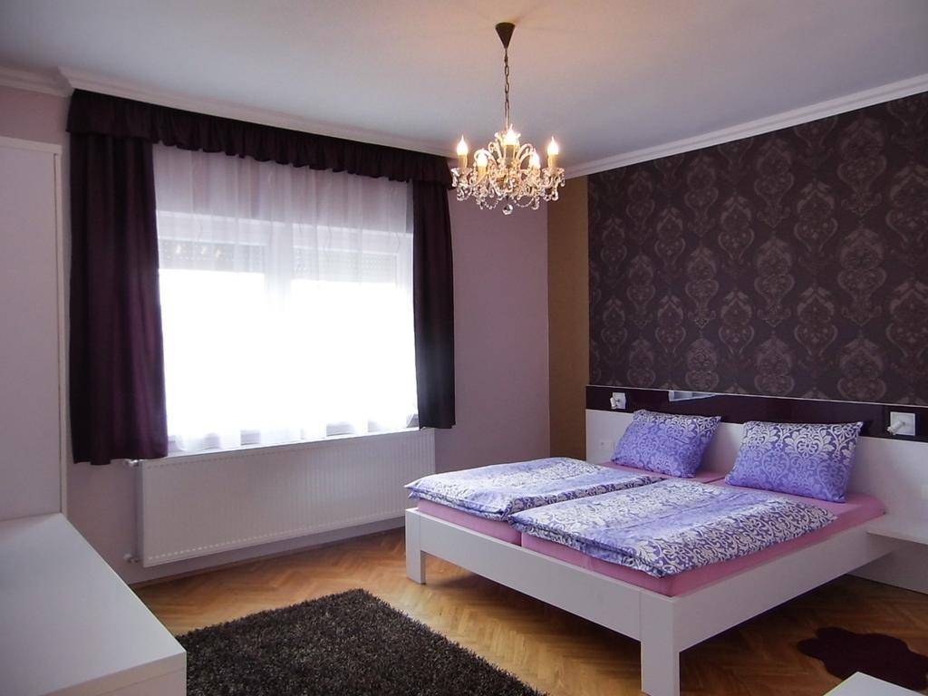 Alfa Apartman Sárvár Rom bilde
